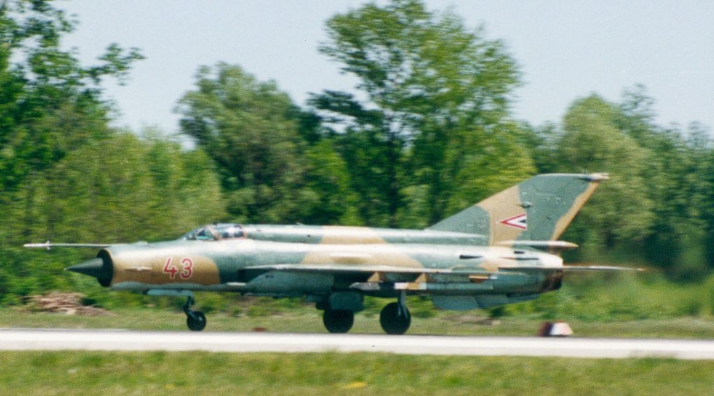 _bmig_21bis_hu_43_002.jpg